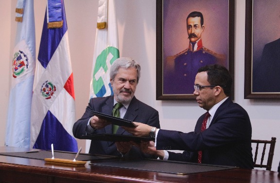 MINERD y OEI firman acuerdo en el marco del Programa República Digital