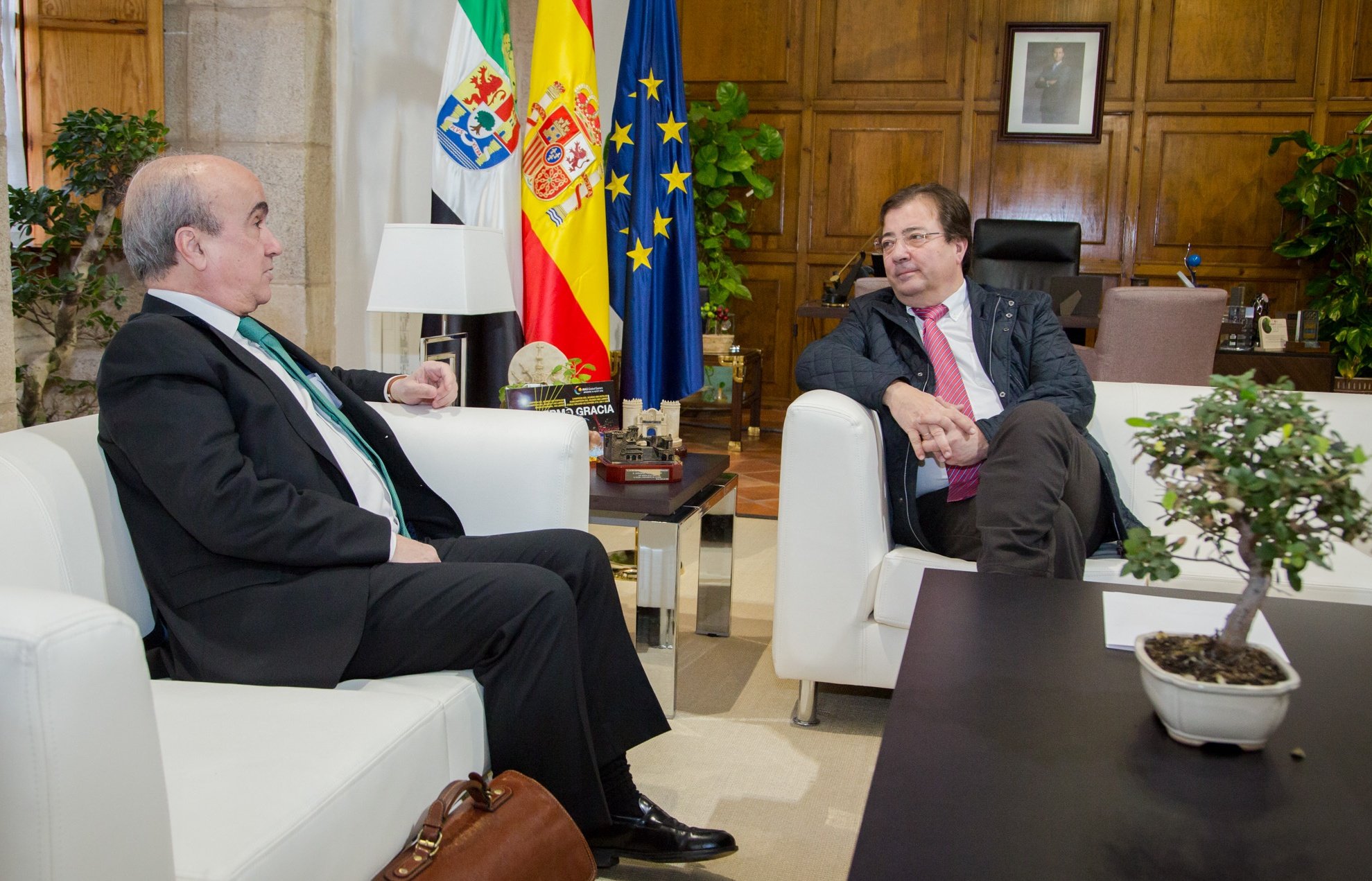 El secretario general de la OEI, en visita institucional a Extremadura