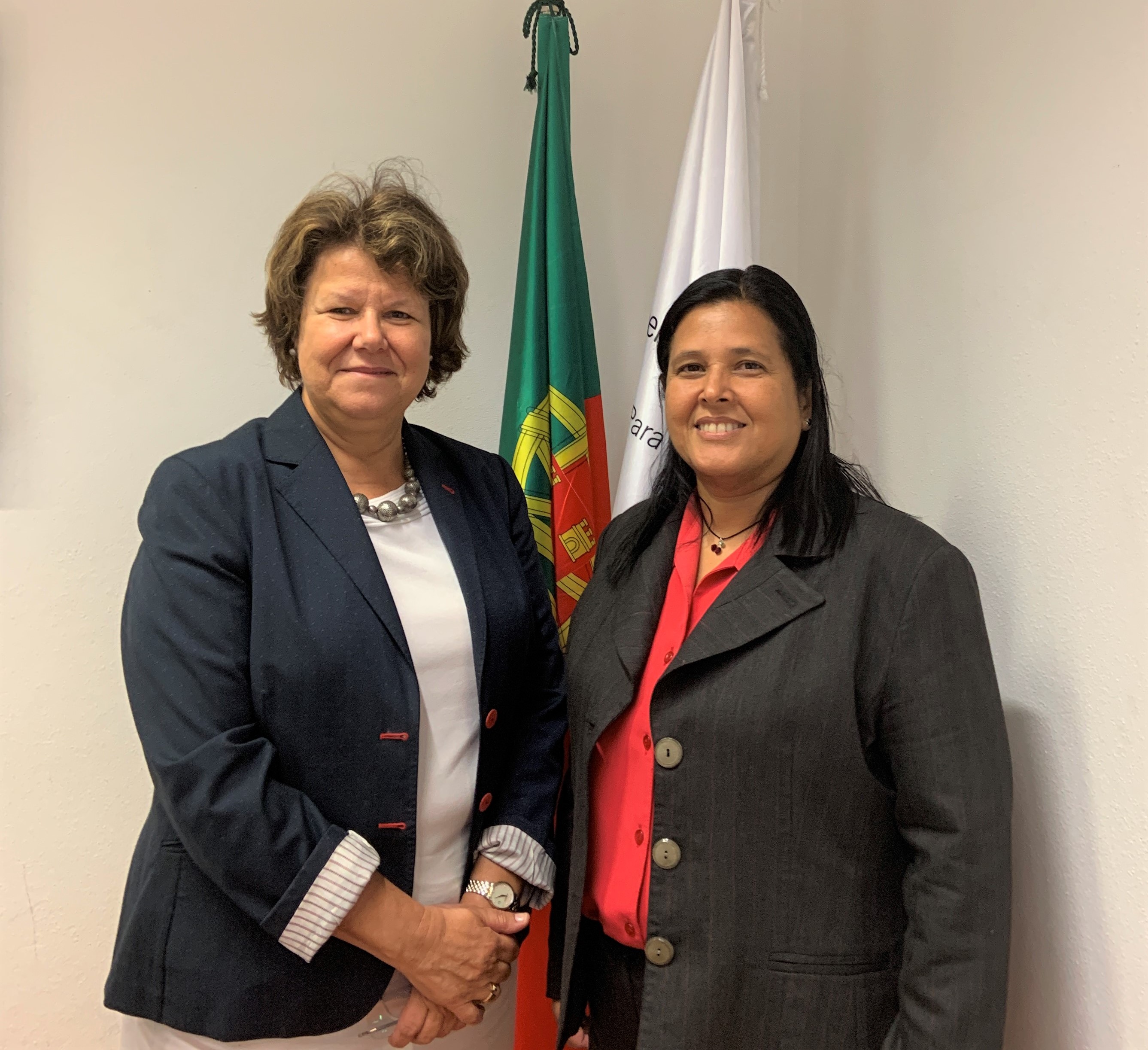 Embaixadora de Cuba em Portugal visita o escritório da OEI