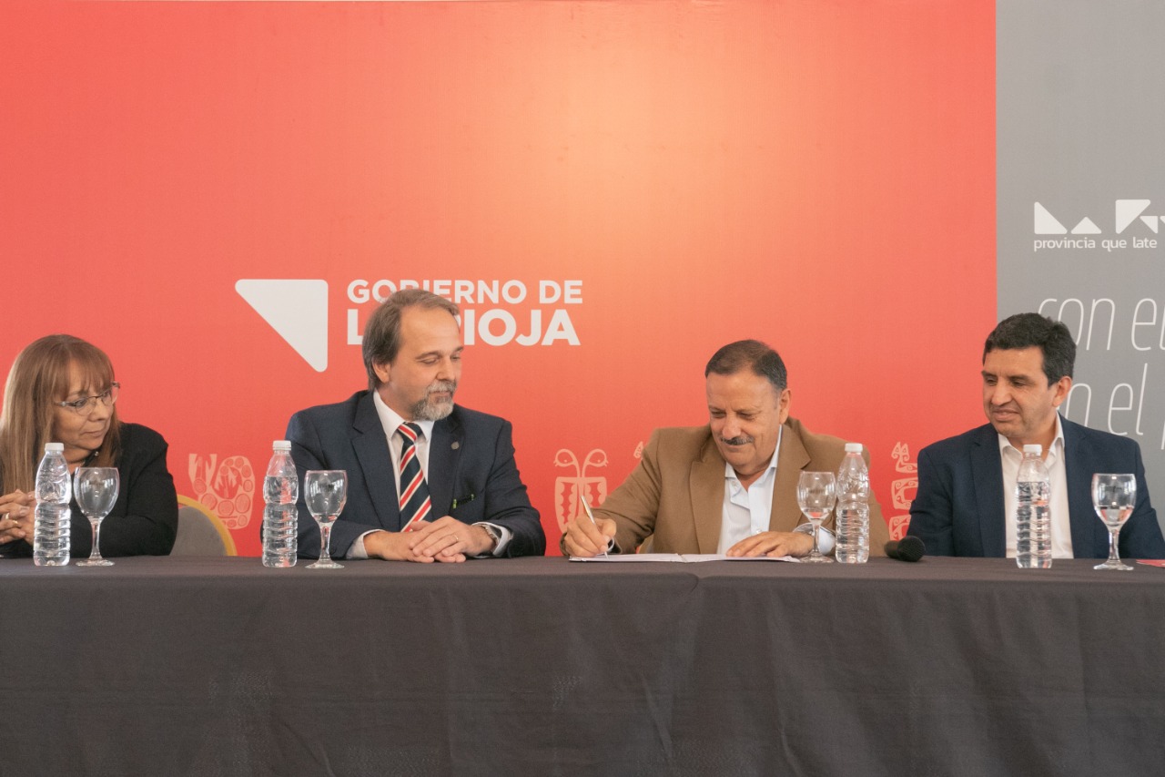 Firma de convenio con la Provincia de La Rioja y puesta en marcha del Consejo de Educación, Trabajo y Producción provincial 