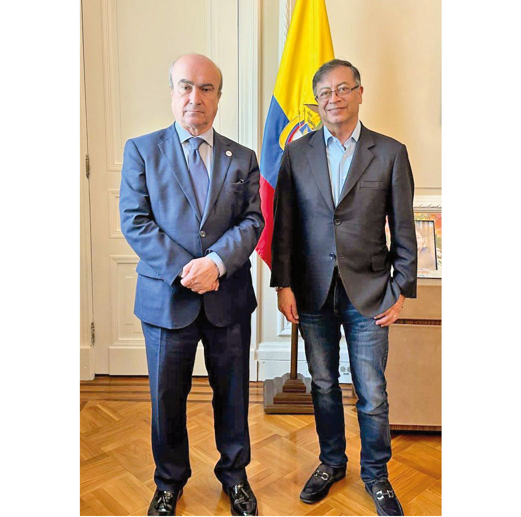 Mariano Jabonero, secretario general de la OEI, se entrevista en la Casa de Nariño con el presidente de Colombia Gustavo Petro