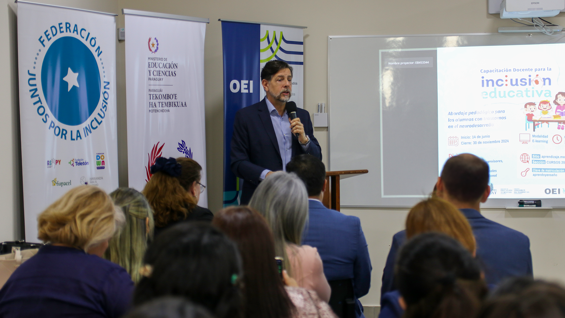Educação Inclusiva: Mais de 3.000 professores participam do treinamento da OEI e do Ministério da Educação e Ciência do Paraguai
