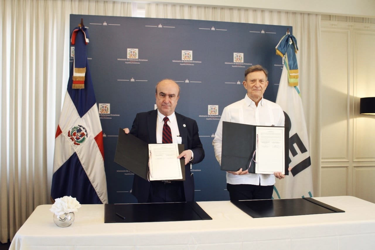 OEI firma convenio de colaboración con el Ministerio de Relaciones Exteriores de la República Dominicana