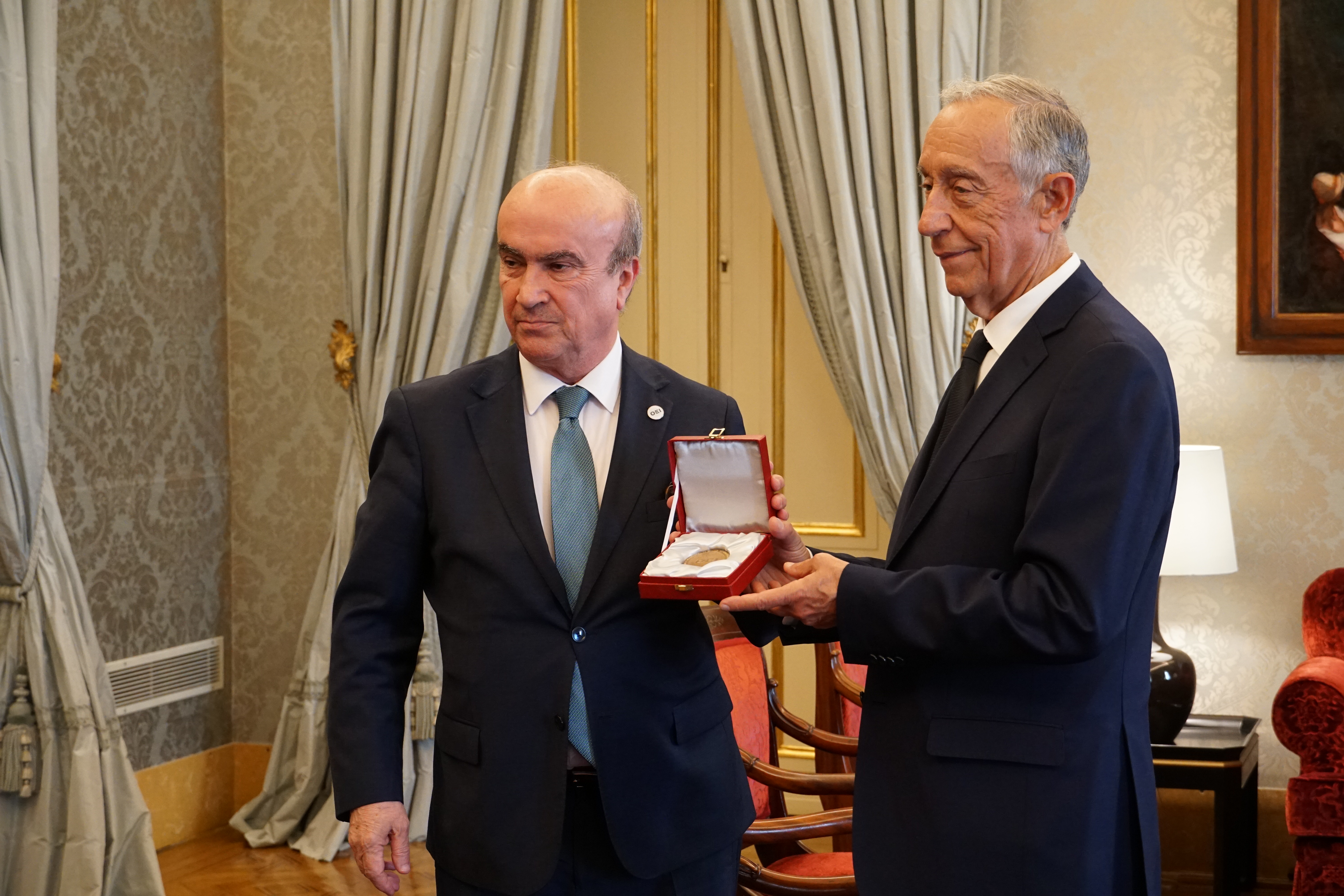 Marcelo Rebelo de Sousa distinguido con la Medalla de Honor de la OEI