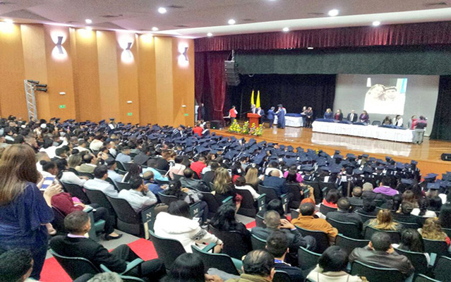 En Bogotá se graduaron 386 víctimas del conflicto que hacen parte del programa 'Educádanos para la paz'