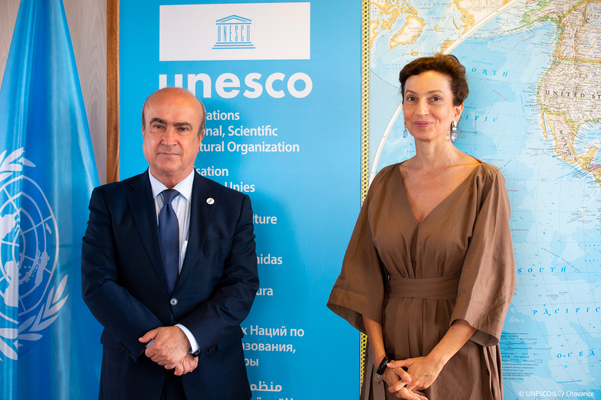 El Secretario General de la OEI se reúne con la Directora General de UNESCO en su sede en París 