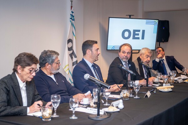 Luis Petri mantuvo una reunión de trabajo en OEI Argentina 