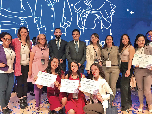 Minciencias y la Organización de Estados Iberoamericanos (OEI) graduaron a 1.122 jóvenes colombianas del programa + Mujer + Ciencia + Equidad 