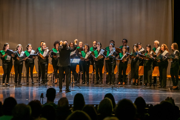 El Coro Iberoamericano de Madrid conmemora su 10º aniversario con una gala que rindió homenaje a la diversidad cultural de la región