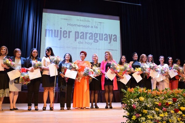 Homenaje a la Mujer Paraguaya de hoy