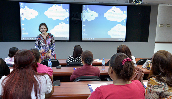 Realizan Encuentro Virtual con la Universidad de La Plata