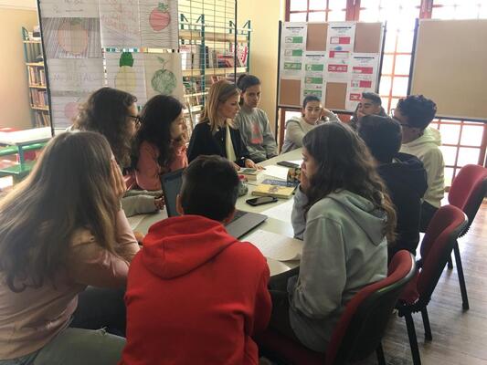 V Quixote Ibero-americano: Primeiro encontro entre alunos e escritora Maria Inês Almeida