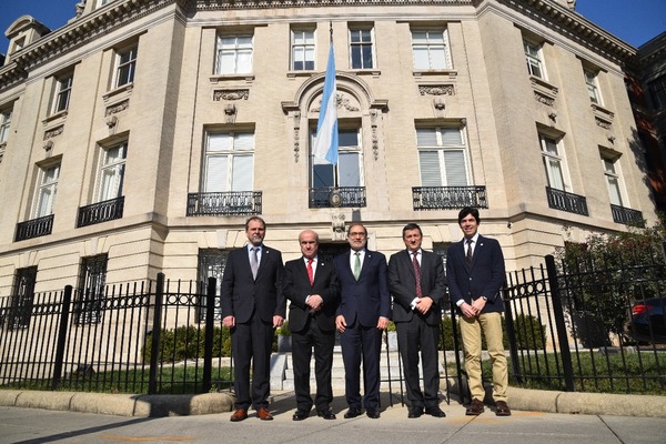 Encuentro con los embajadores iberoamericanos en la Embajada del Reino de España