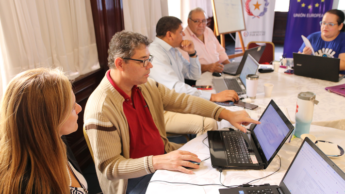 EFTP en Paraguay: técnicos se capacitan en el diseño de perfiles profesionales