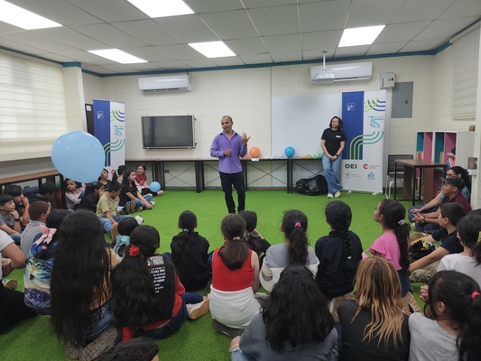 Estudiantes del centro escolar Cantón Las Pilas participan en jornada sobre buen uso de las tecnologías