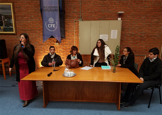 Tendiendo puentes: acompañamiento a educadores noveles en San Carlos, Maldonado