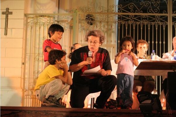 La OEI y el Ayuntamiento de Alcalá de Henares premian a María López Vigil con el Cervantes Chico iberoamericano de literatura infantil y juvenil