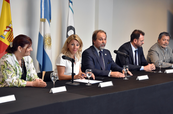 La vicepresidenta del Gobierno de España disertó en OEI Argentina