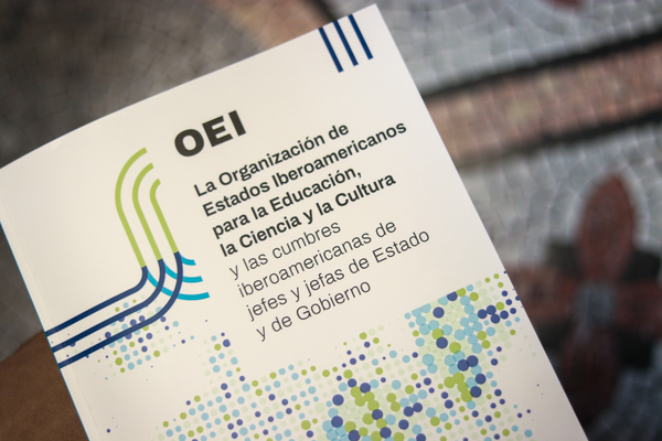 Construir diálogos en la cooperación regional: el rol de la OEI en las Cumbres Iberoamericanas 