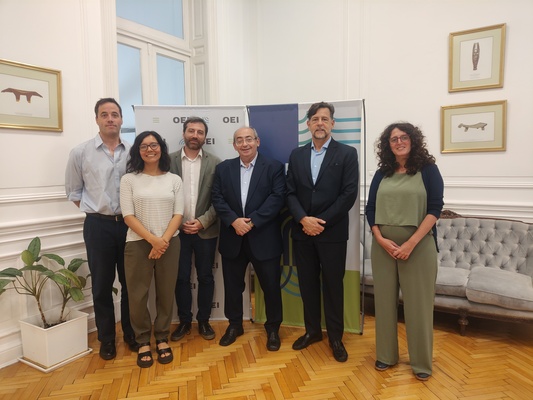 El presidente del CONACYT de Paraguay se reunió en Buenos Aires con el equipo de trabajo del Observatorio Iberoamericano de la Ciencia, la Tecnología y la Sociedad