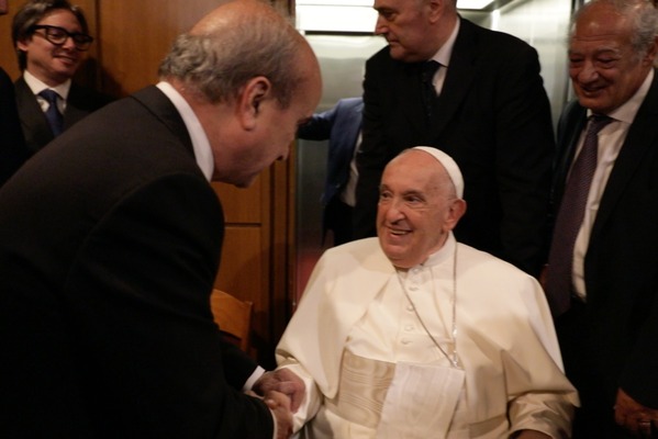 El secretario general de la OEI se reúne con el papa Francisco en Roma en el marco del Encuentro Internacional del Sentido