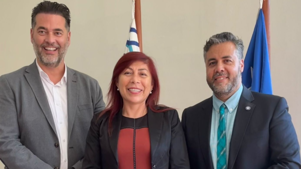 Oficina de la OEI en Chile recibe a catedráticos de la Universidad de Granada