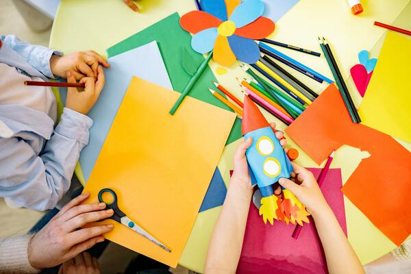 Nº 431 - La OEI lanza 'La educación artística da un paso al frente'