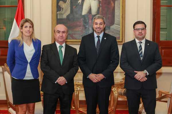 Secretario General de la OEI llega a Paraguay  para afianzar cooperación